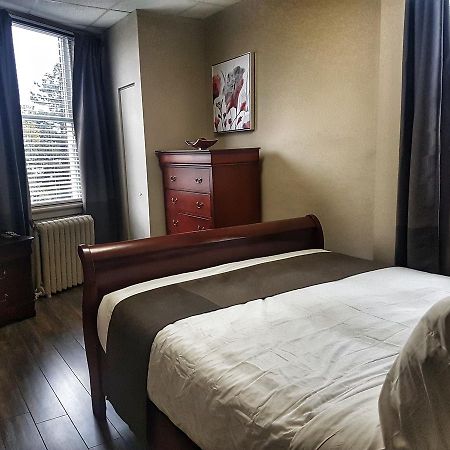 Cozy 2-Bedroom Apartment #25 By Amazing Property Rentals Гатіно Екстер'єр фото